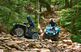 TOP TIER RIDING & RELAXING RIDING SAINT-RAYMOND AND THE SURROUNDING AREA’S PRESTIGIOUS SNOWMOBILING EXPERIENCE