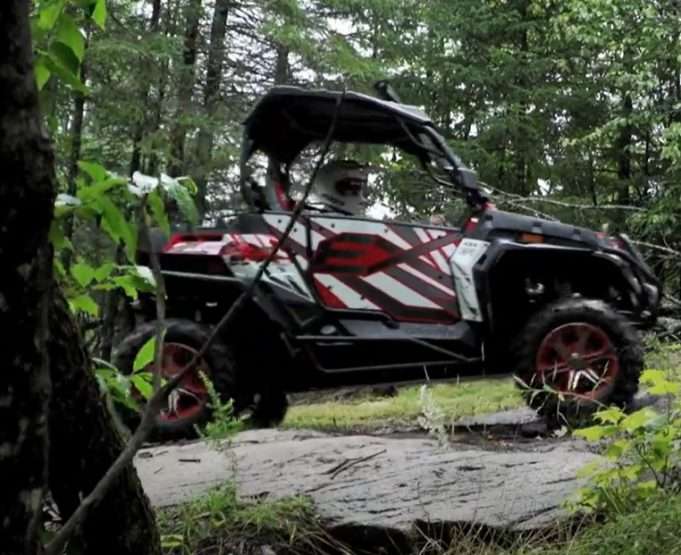 FCMQ HELPS VISITING ONTARIO SNOWMOBILERS