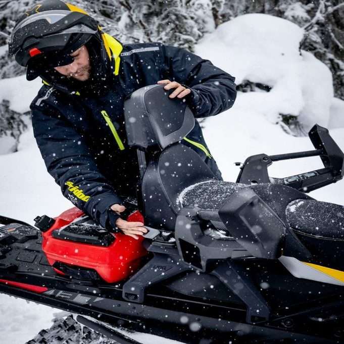 SKI-DOO ANNOUNCES DISCOUNT PROGRAMS FOR SNOWMOBILE APPAREL AND ACCESSORIES